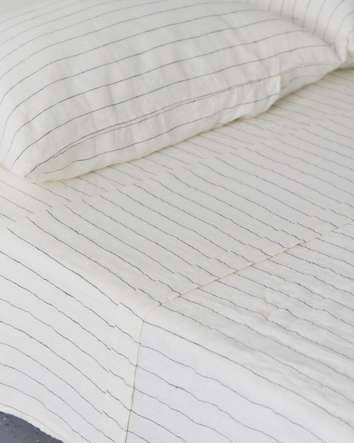 Flat Sheets Black Stripe