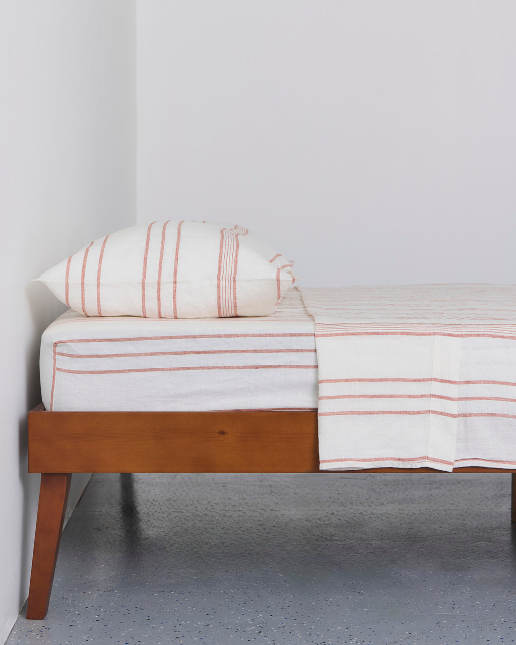Fitted Sheets Red Stripe